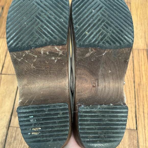 Lotta’s oatmeal suede nubuck clog - Picture 3 of 7